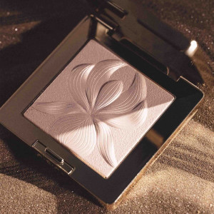 L'ORCHIDEE HIGHLIGHTER L'ORCHIDEE HIGHLIGHTER